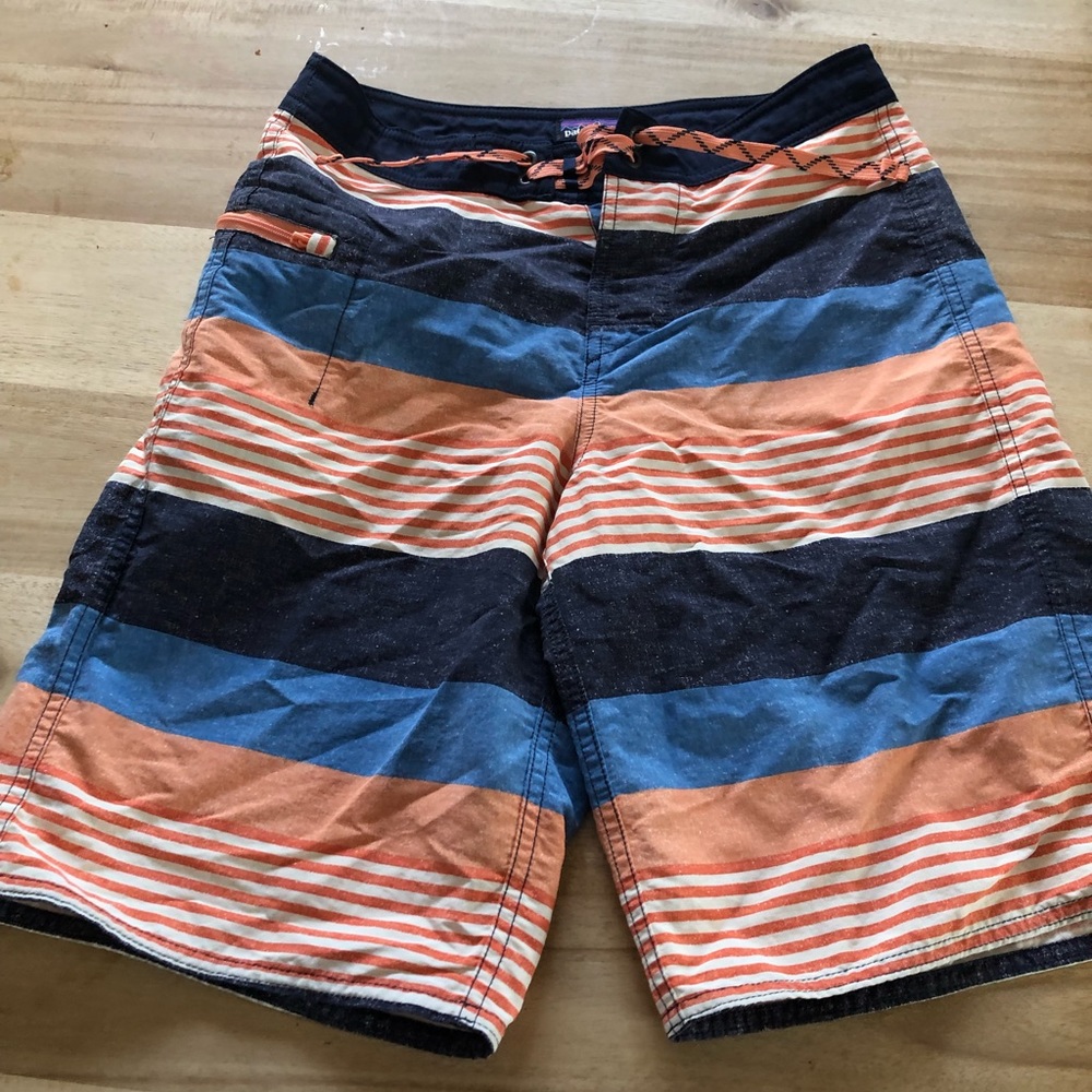 Patagonia Boardshorts Boys 12 and 10, see pics